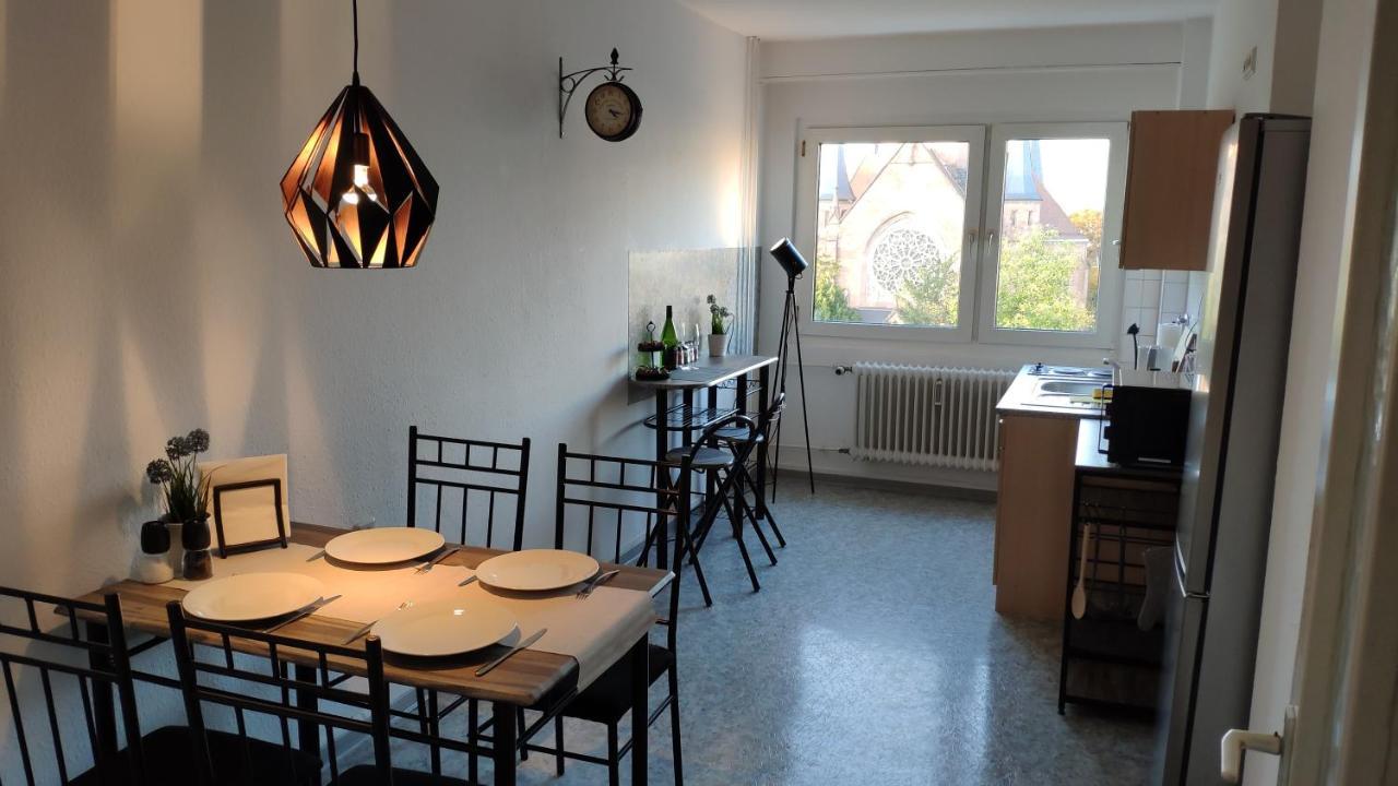 Zen Apartments - Geraumig Fur 4 - Zentral - Balkon - Netflix Karlsruhe Luaran gambar