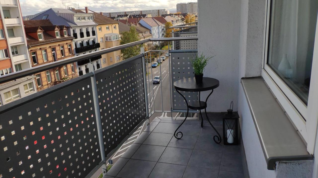 Zen Apartments - Geraumig Fur 4 - Zentral - Balkon - Netflix Karlsruhe Luaran gambar
